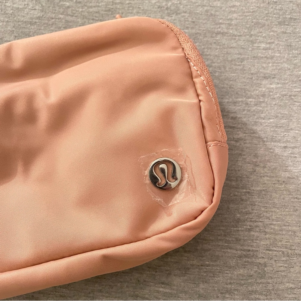 Lululemon Everywhere Belt Bag in Pink Pastel